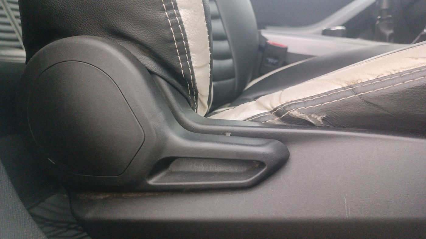 2020 Tata NEXON XM PETROL, Petrol, Manual, 46,703 km, Driver Side Adjustment Panel