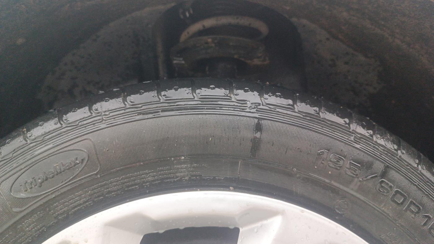 2020 Tata NEXON XM PETROL, Petrol, Manual, 46,703 km, Left Front Tyre Tread