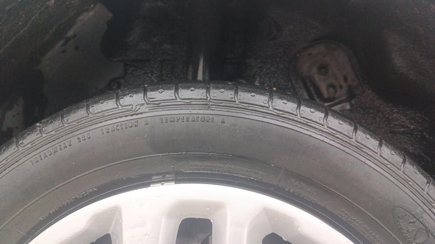 2020 Tata NEXON XM PETROL, Petrol, Manual, 46,703 km, Right Rear Tyre Tread