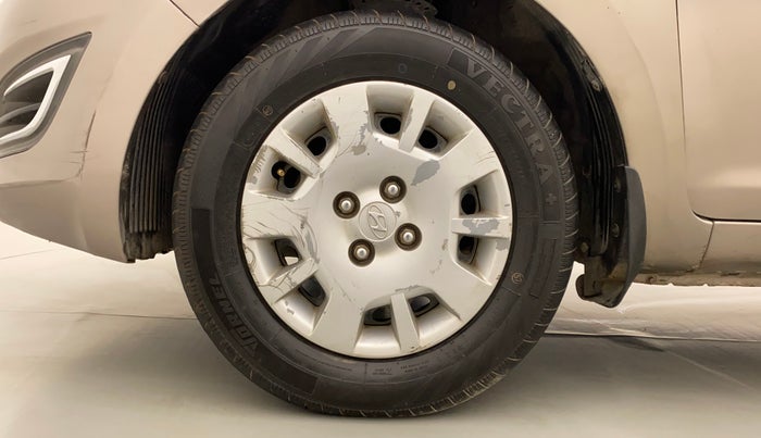2014 Hyundai i20 MAGNA (O) 1.2, Petrol, Manual, 1,03,008 km, Left Front Wheel