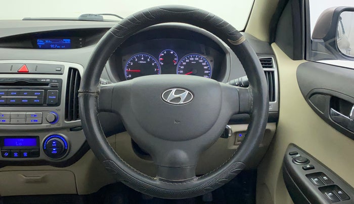 2014 Hyundai i20 MAGNA (O) 1.2, Petrol, Manual, 1,03,008 km, Steering Wheel Close Up