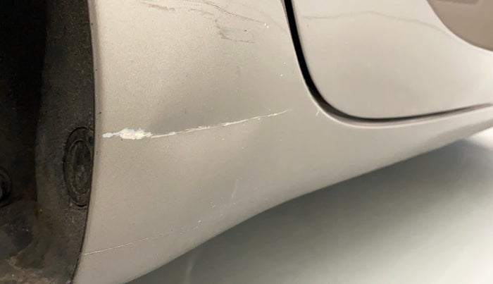 2014 Hyundai i20 MAGNA (O) 1.2, Petrol, Manual, 1,03,008 km, Right running board - Minor scratches