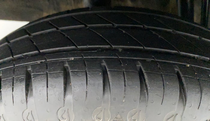2019 Renault Kwid 1.0 RXT Opt, Petrol, Manual, 10,720 km, Right Rear Tyre Tread