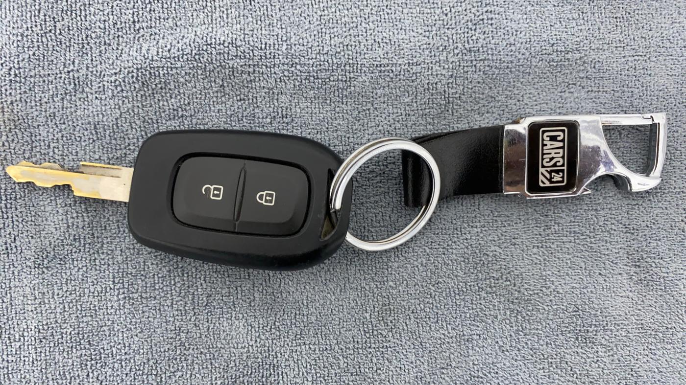 2019 Renault Kwid 1.0 RXT Opt, Petrol, Manual, 10,720 km, Key Close Up