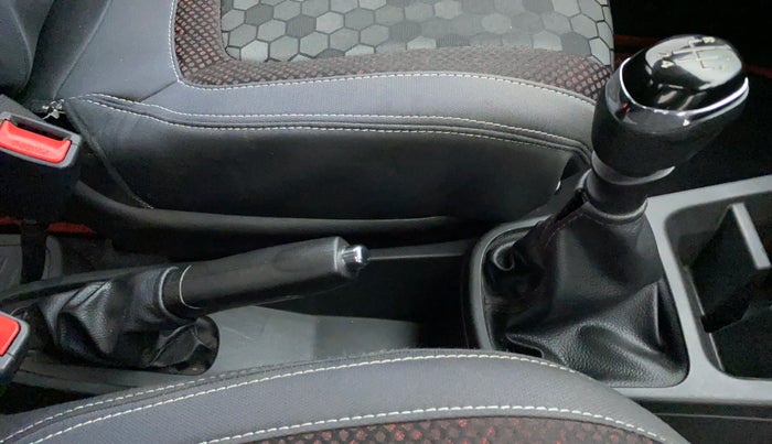 2019 Renault Kwid 1.0 RXT Opt, Petrol, Manual, 10,720 km, Gear Lever