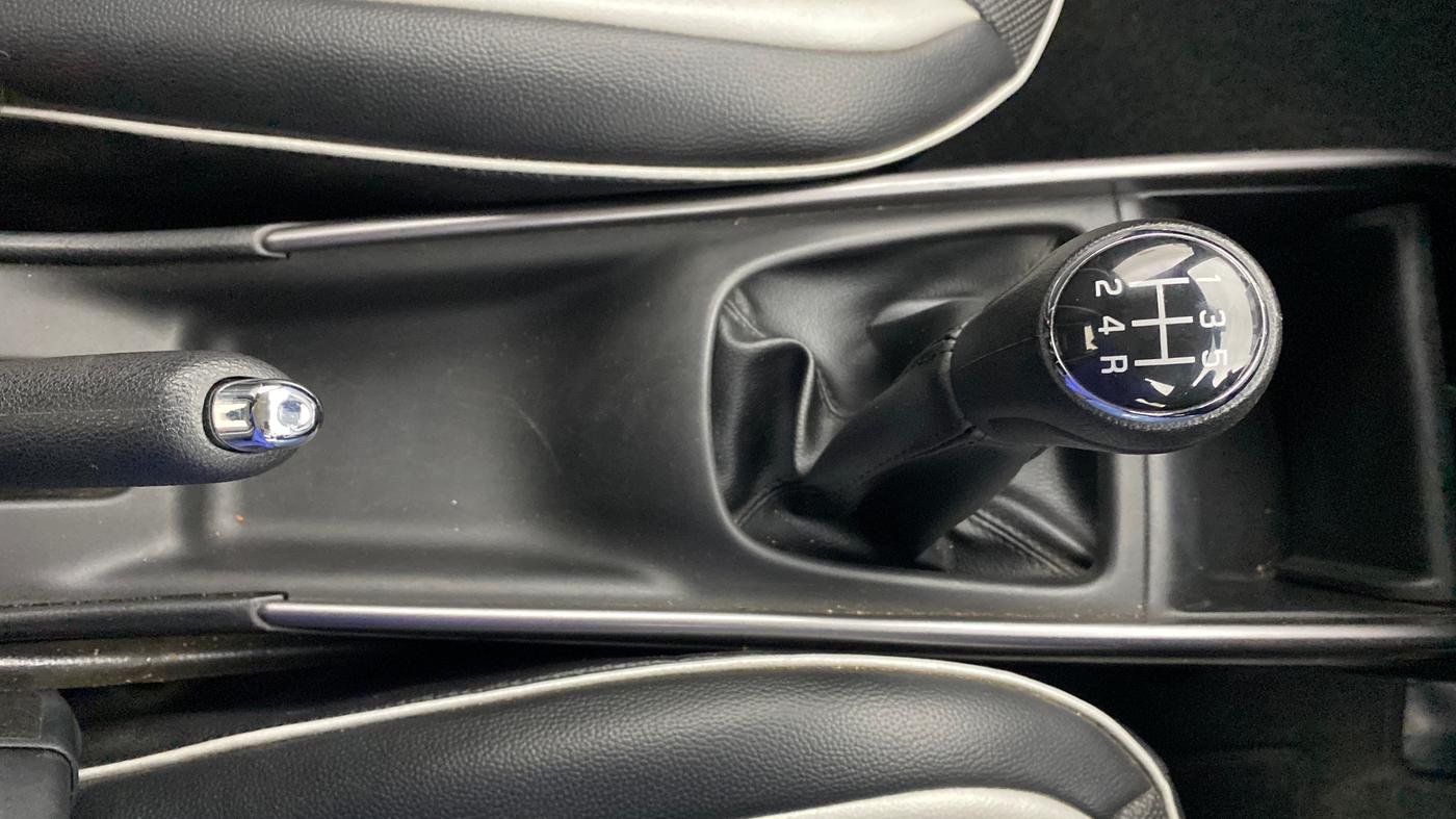 2020 Maruti Baleno ZETA PETROL 1.2, Petrol, Manual, 57,593 km, Gear Lever