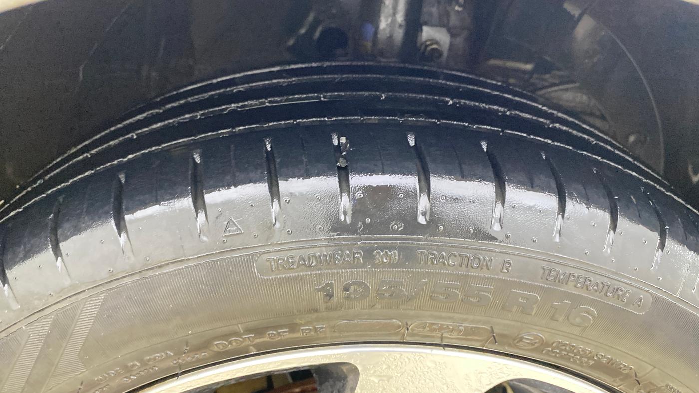 2020 Maruti Baleno ZETA PETROL 1.2, Petrol, Manual, 57,593 km, Right Front Tyre Tread