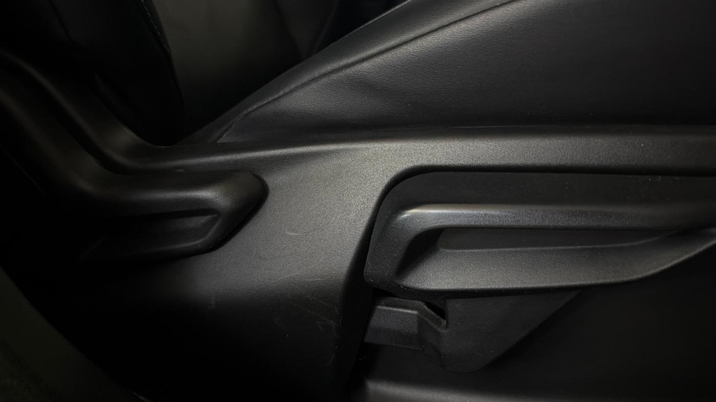 2021 Tata NEXON XZ PLUS (O) PETROL DARK EDITION, Petrol, Manual, 79,687 km, Driver Side Adjustment Panel