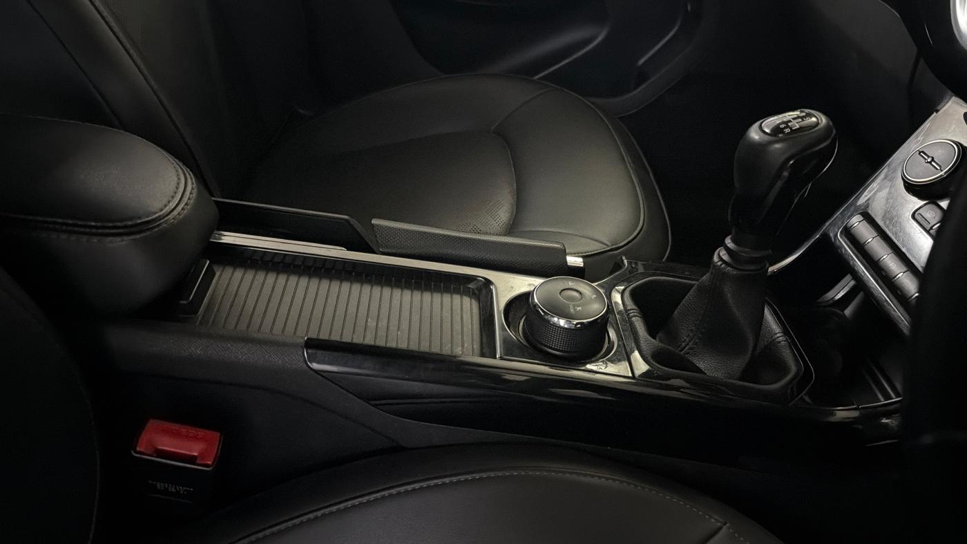 2021 Tata NEXON XZ PLUS (O) PETROL DARK EDITION, Petrol, Manual, 79,687 km, Gear Lever