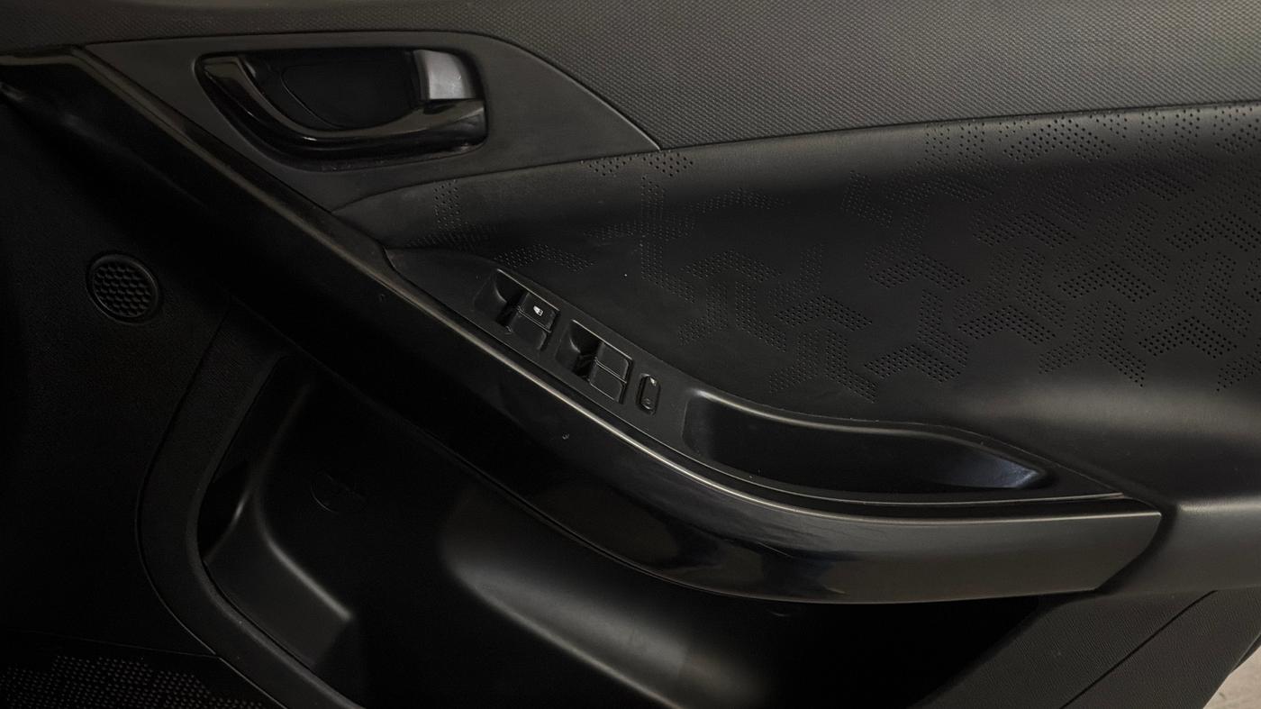 2021 Tata NEXON XZ PLUS (O) PETROL DARK EDITION, Petrol, Manual, 79,687 km, Driver Side Door Panels Control