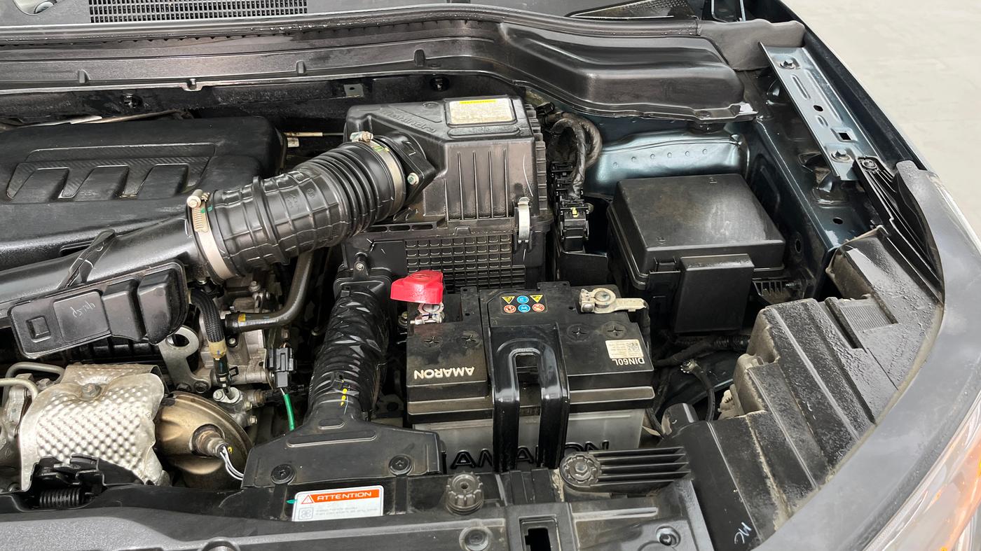 2021 Mahindra XUV300 W8 (O) 1.2 PETROL, Petrol, Manual, 17,625 km, Engine View - Left