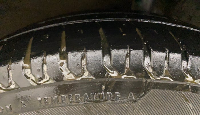 2020 Maruti Ertiga VXI CNG, CNG, Manual, 58,471 km, Right Front Tyre Tread