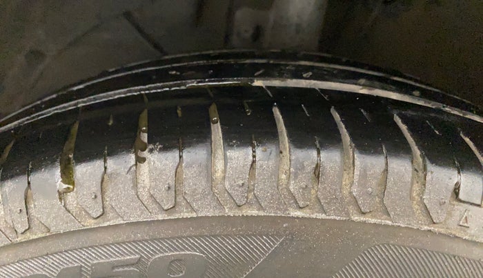 2020 Maruti Ertiga VXI CNG, CNG, Manual, 58,471 km, Left Front Tyre Tread