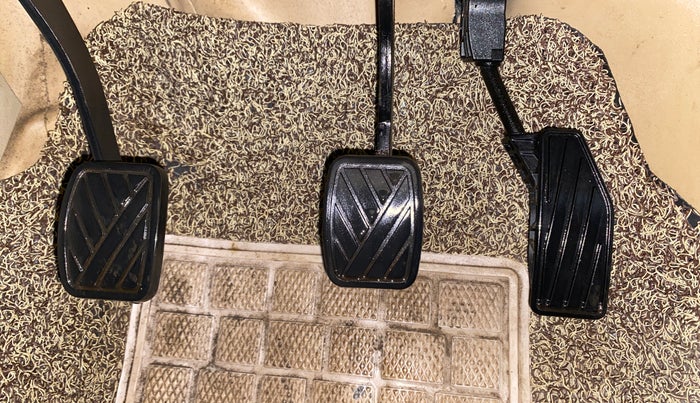 2020 Maruti Ertiga VXI CNG, CNG, Manual, 58,471 km, Pedals