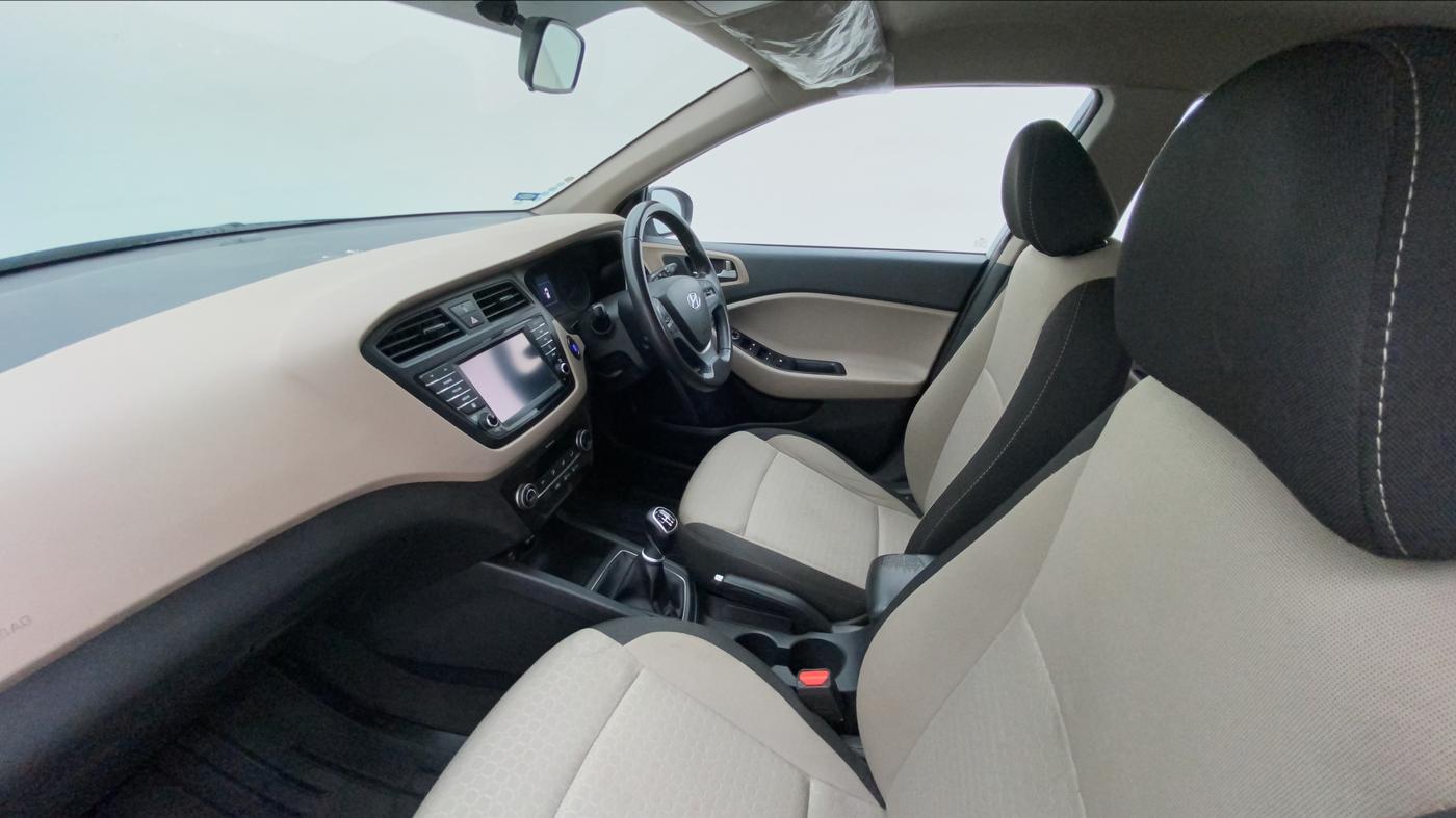 2016 Hyundai Elite i20 ASTA 1.4 CRDI (O), Diesel, Manual, 89,359 km, Right Side Front Door Cabin