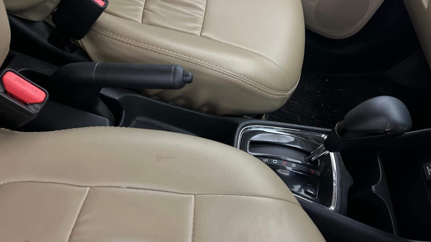 2020 Honda Amaze 1.2L I-VTEC VX CVT, Petrol, Automatic, 32,205 km, Gear Lever