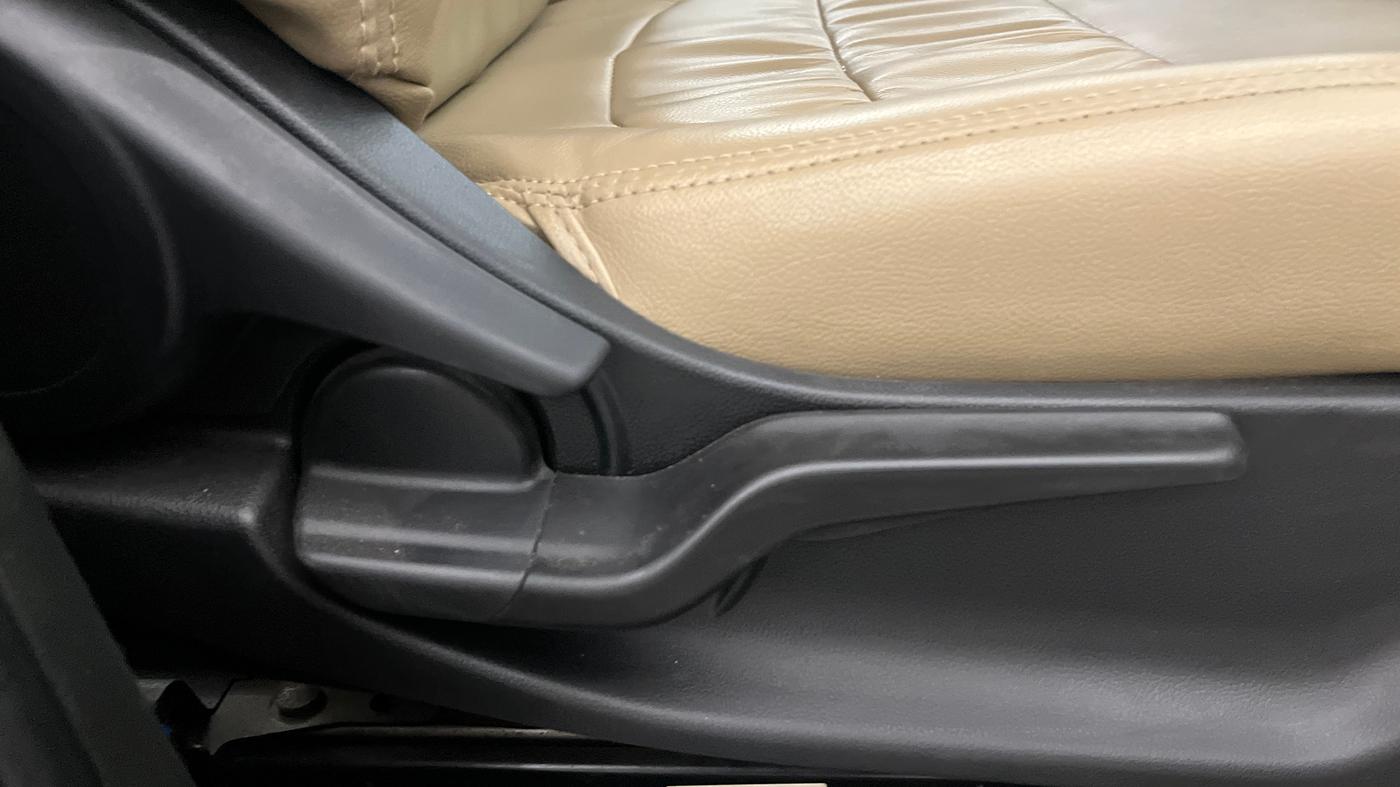 2020 Honda Amaze 1.2L I-VTEC VX CVT, Petrol, Automatic, 32,205 km, Driver Side Adjustment Panel