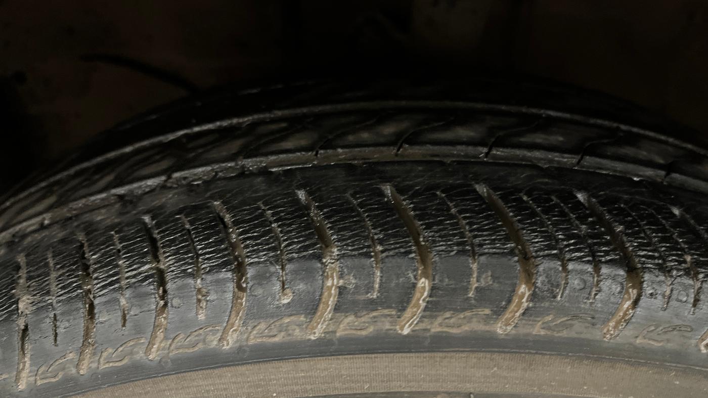2020 Honda Amaze 1.2L I-VTEC VX CVT, Petrol, Automatic, 32,205 km, Left Front Tyre Tread