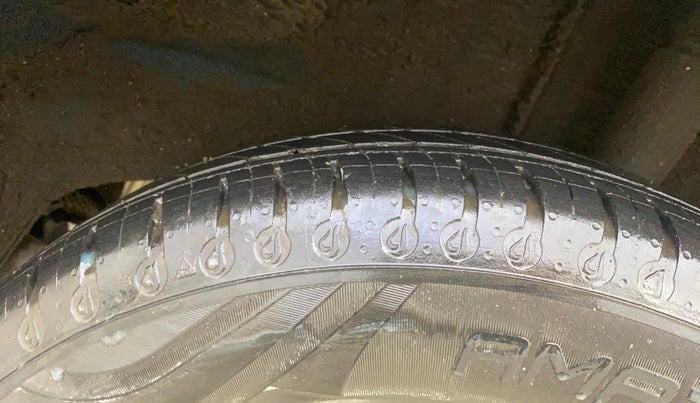 2020 Renault Kwid RXT 1.0 AMT (O), Petrol, Automatic, 56,472 km, Left Rear Tyre Tread