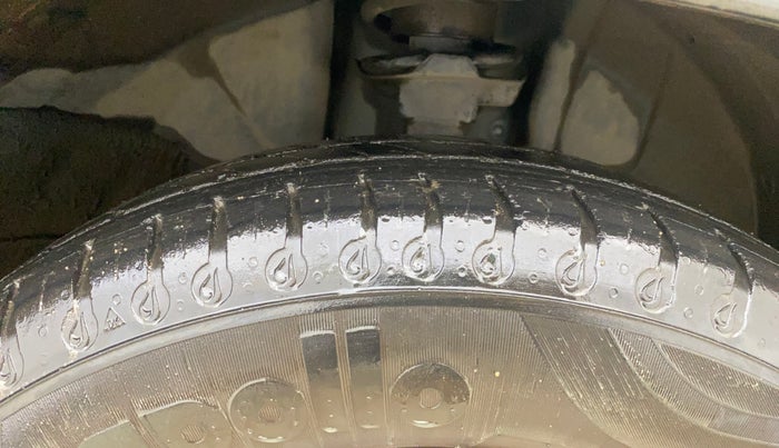 2020 Renault Kwid RXT 1.0 AMT (O), Petrol, Automatic, 56,472 km, Right Front Tyre Tread