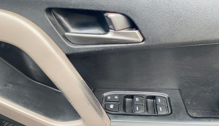 2017 Hyundai Creta SX PLUS 1.6 PETROL, Petrol, Manual, 1,29,390 km, Driver Side Door Panels Control