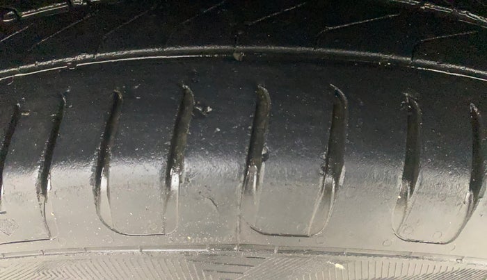 2017 Hyundai Creta SX PLUS 1.6 PETROL, Petrol, Manual, 1,29,390 km, Left Front Tyre Tread