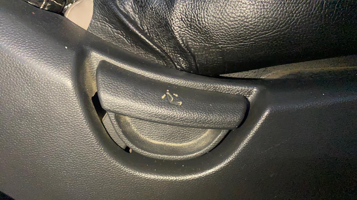 2018 Hyundai Xcent SX 1.2, Petrol, Manual, 48,133 km, Driver Side Adjustment Panel