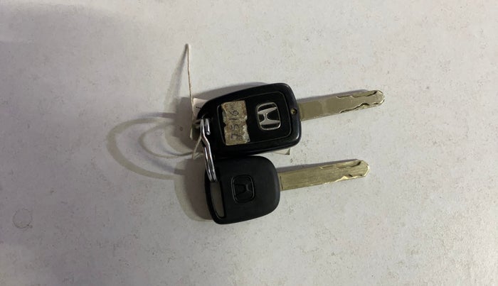 2018 Honda Amaze 1.2L I-VTEC S, Petrol, Manual, 62,305 km, Key Close Up