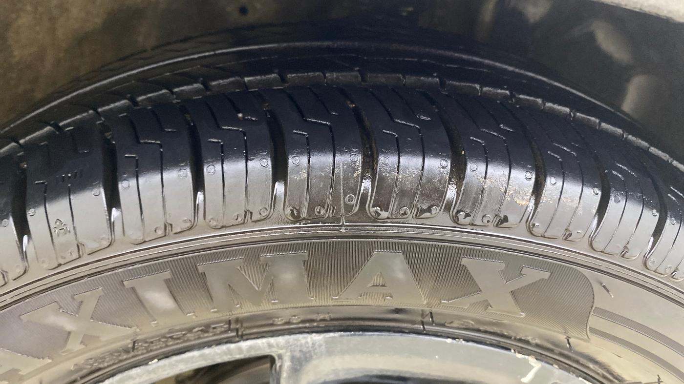 2020 Maruti IGNIS ZETA 1.2 AMT, Petrol, Automatic, 92,543 km, Right Front Tyre Tread
