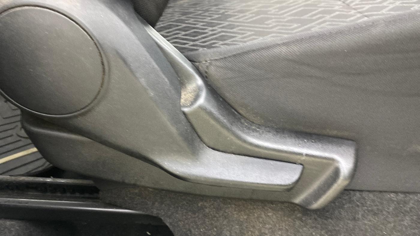 2020 Maruti IGNIS ZETA 1.2 AMT, Petrol, Automatic, 92,543 km, Driver Side Adjustment Panel