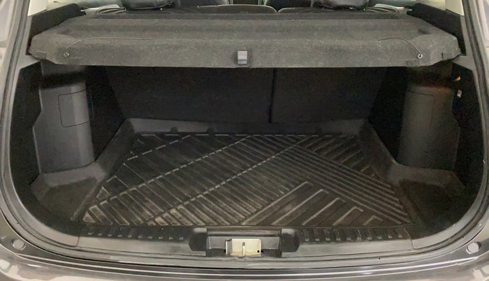 2020 Maruti Vitara Brezza ZXI, Petrol, Manual, 39,908 km, Boot Inside