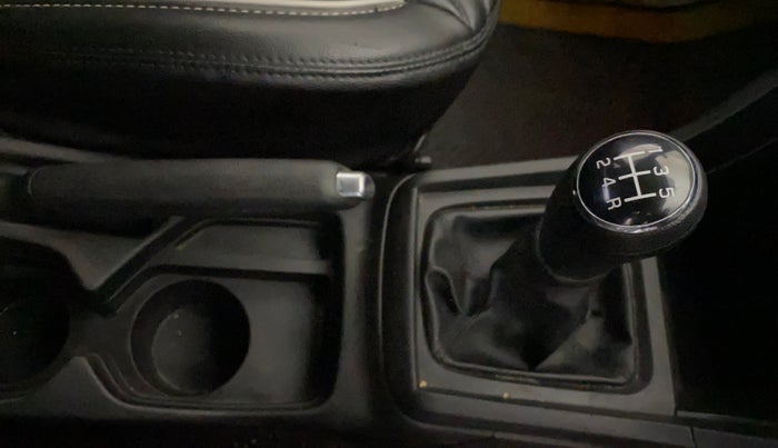 2020 Maruti Vitara Brezza ZXI, Petrol, Manual, 39,908 km, Gear Lever