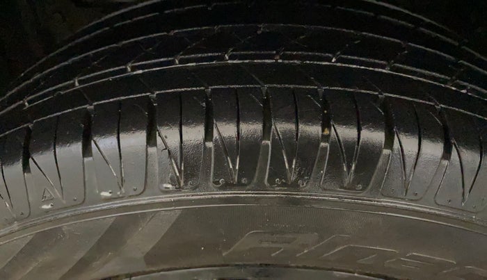 2020 Maruti Vitara Brezza ZXI, Petrol, Manual, 39,908 km, Left Front Tyre Tread