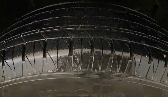 2020 Maruti Vitara Brezza ZXI, Petrol, Manual, 39,908 km, Right Front Tyre Tread