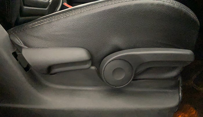 2020 Maruti Vitara Brezza ZXI, Petrol, Manual, 39,908 km, Driver Side Adjustment Panel