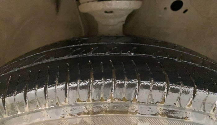 2015 Maruti Wagon R 1.0 LXI CNG, CNG, Manual, 1,03,785 km, Right Front Tyre Tread