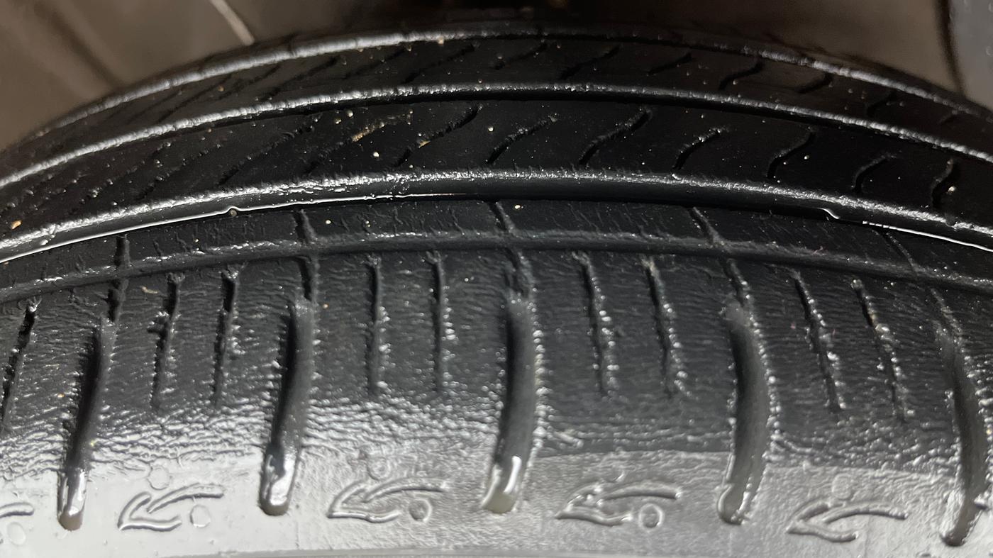 2020 Hyundai AURA SX PLUS 1.2 AMT, Petrol, Automatic, 70,508 km, Right Front Tyre Tread