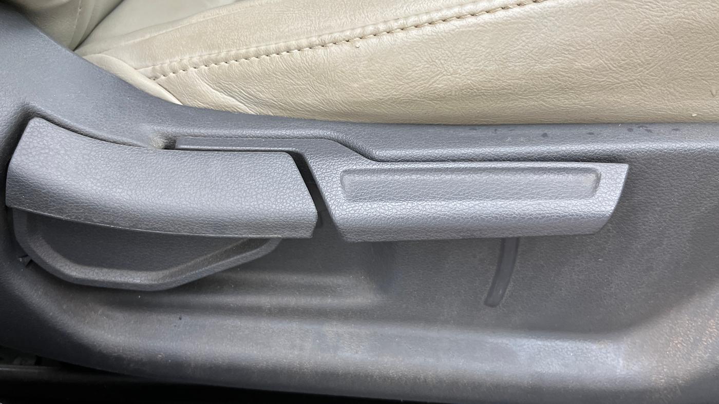2020 Hyundai AURA SX PLUS 1.2 AMT, Petrol, Automatic, 70,508 km, Driver Side Adjustment Panel