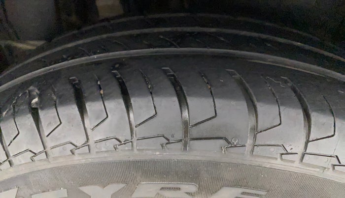 2020 Maruti Dzire VXI, Petrol, Manual, 37,869 km, Right Front Tyre Tread