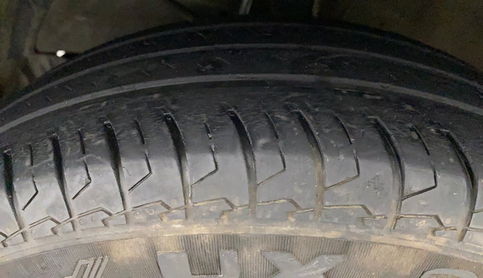 2020 Maruti Dzire VXI, Petrol, Manual, 37,869 km, Left Front Tyre Tread
