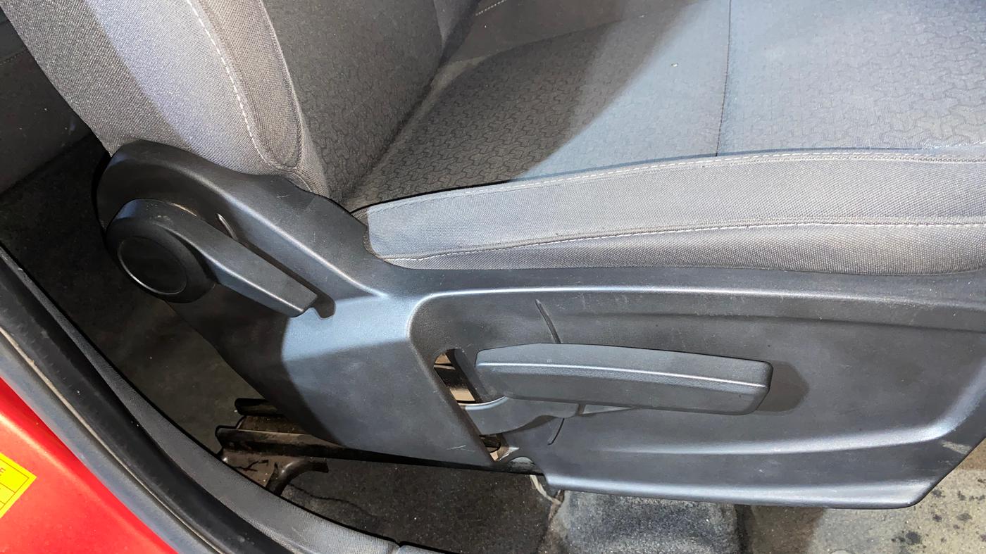 2023 Tata PUNCH Creative Dual Tone MT Sunroof, Petrol, Manual, 14,126 km, Driver Side Adjustment Panel