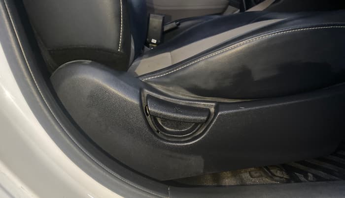 2015 Hyundai Grand i10 MAGNA 1.2 KAPPA VTVT, Petrol, Manual, 14,521 km, Driver Side Adjustment Panel