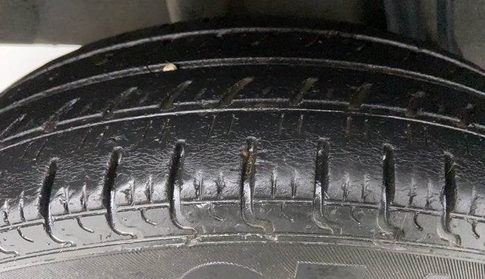 2019 Renault Kwid RXL, Petrol, Manual, 27,498 km, Right Rear Tyre Tread