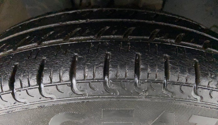 2019 Renault Kwid RXL, Petrol, Manual, 27,498 km, Right Front Tyre Tread