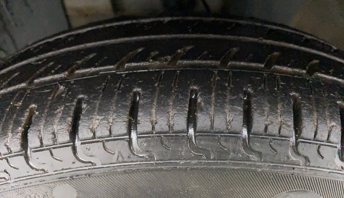 2019 Renault Kwid RXL, Petrol, Manual, 27,498 km, Left Front Tyre Tread