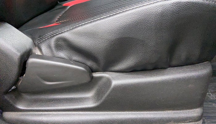 2019 Renault Kwid RXL, Petrol, Manual, 27,498 km, Driver Side Adjustment Panel