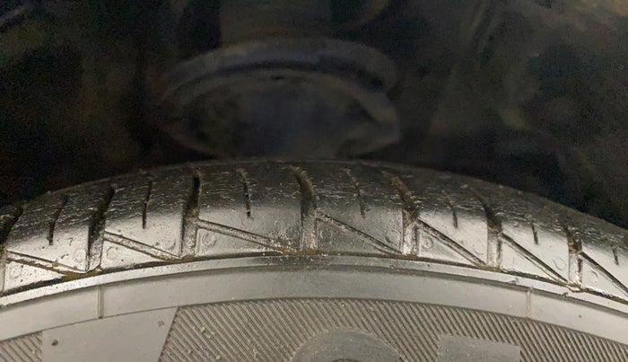 2014 Hyundai Eon D-LITE+, Petrol, Manual, 47,711 km, Right Front Tyre Tread