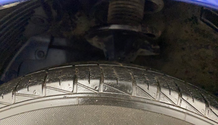 2014 Hyundai Eon D-LITE+, Petrol, Manual, 47,711 km, Left Front Tyre Tread