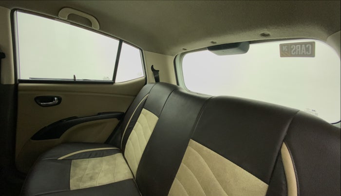 2012 Hyundai i10 MAGNA 1.2, CNG, Manual, 1,10,229 km, Right Side Rear Door Cabin