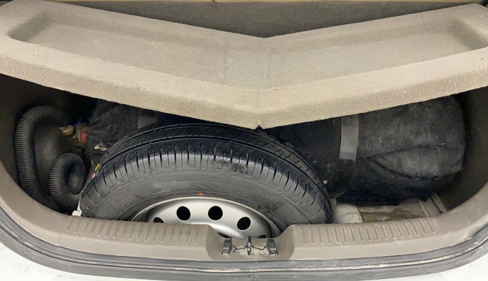 2012 Hyundai i10 MAGNA 1.2, CNG, Manual, 1,10,229 km, Boot Inside